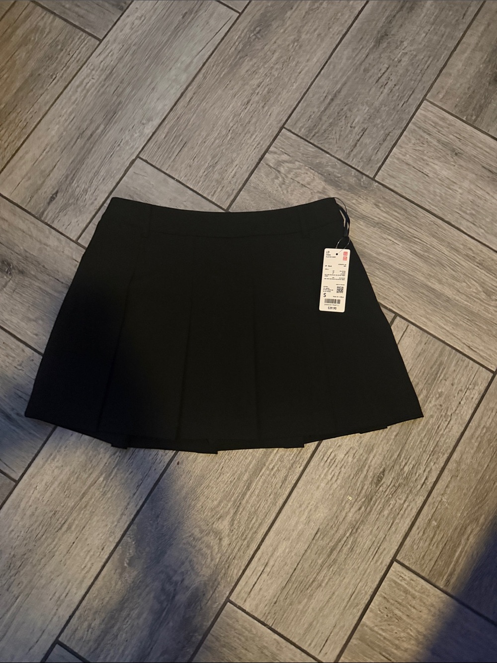 Uniqlo Black Pleated Mini Skirt